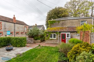 Front / Garden- click for photo gallery